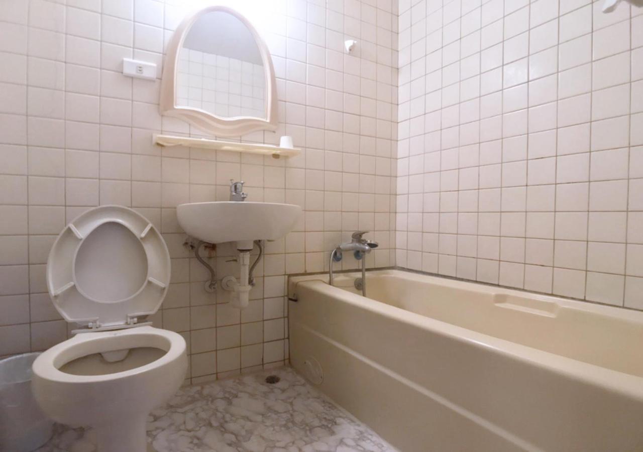 Huang Kai Hotel Тайджун Екстериор снимка